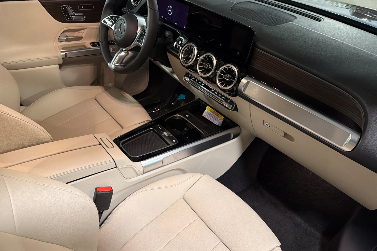 New 2026 Mercedes-Benz GLB 250 image 14