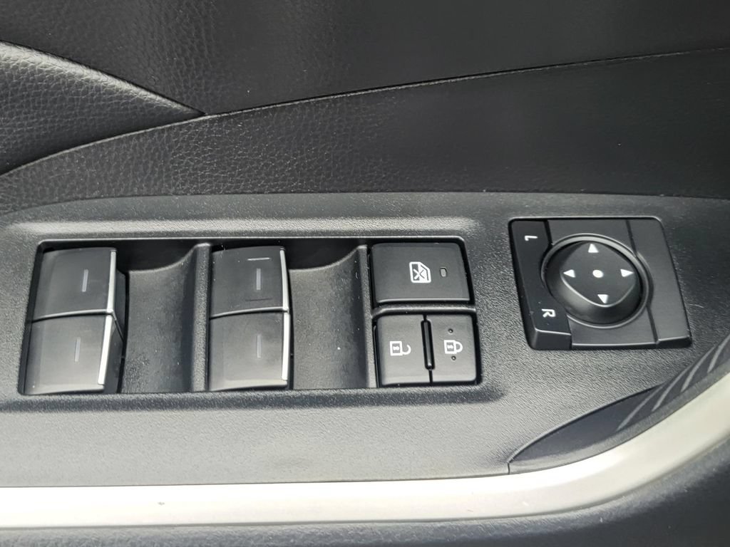 Used 2025 Toyota RAV4 XLE AWD/4WD image 35