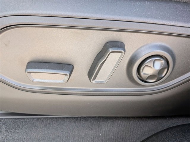 New 2025 Jeep Grand Cherokee Limited w/ Black Appearance Package image 13