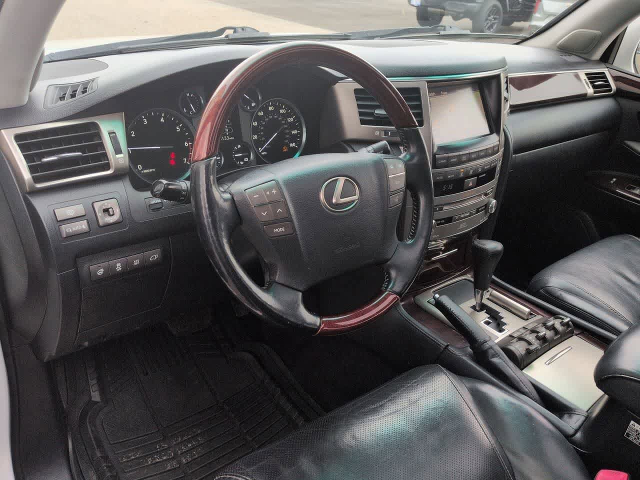 Used 2013 Lexus LX 570 4WD w/ Luxury Pkg video 2