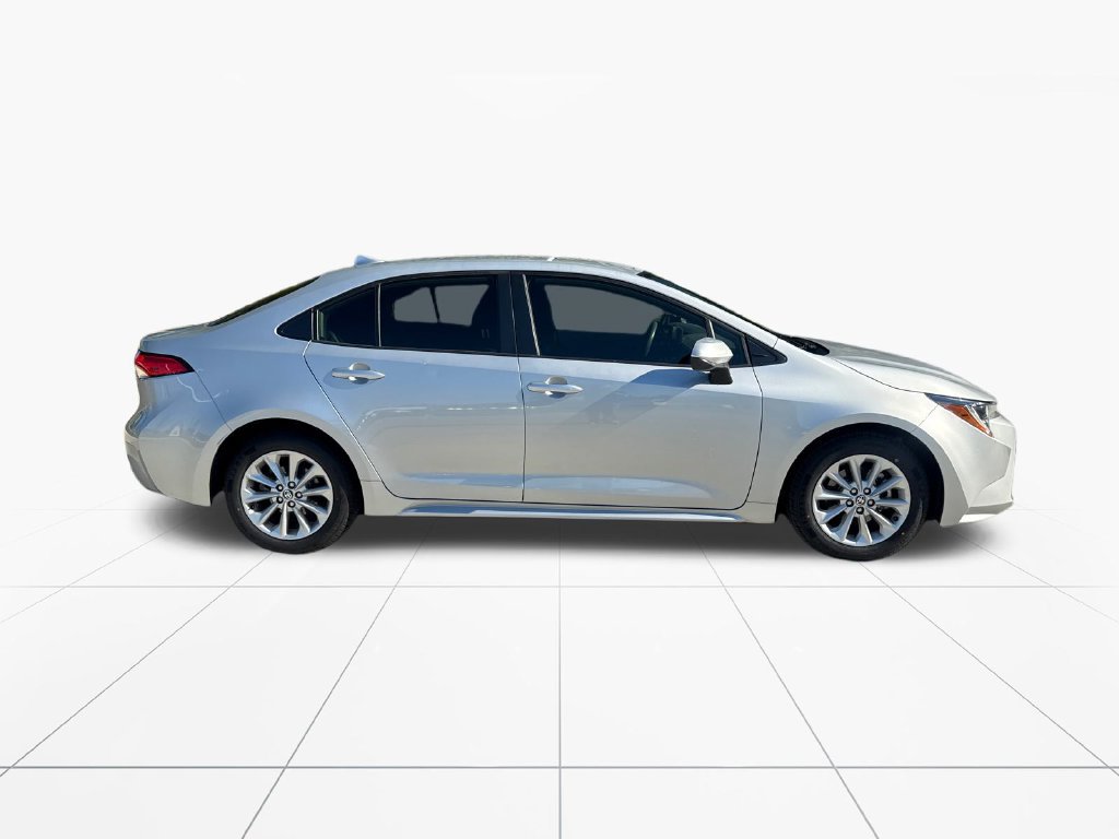 Used 2022 Toyota Corolla LE w/ LE Convenience Package FWD image 9
