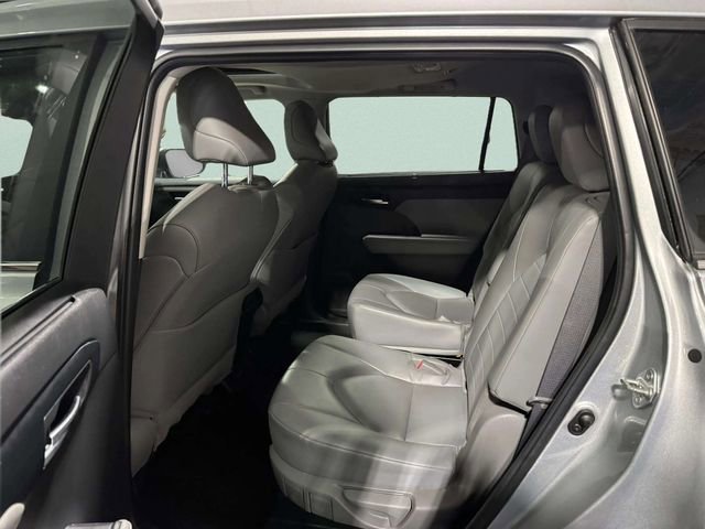 Used 2023 Toyota Highlander XLE image 26