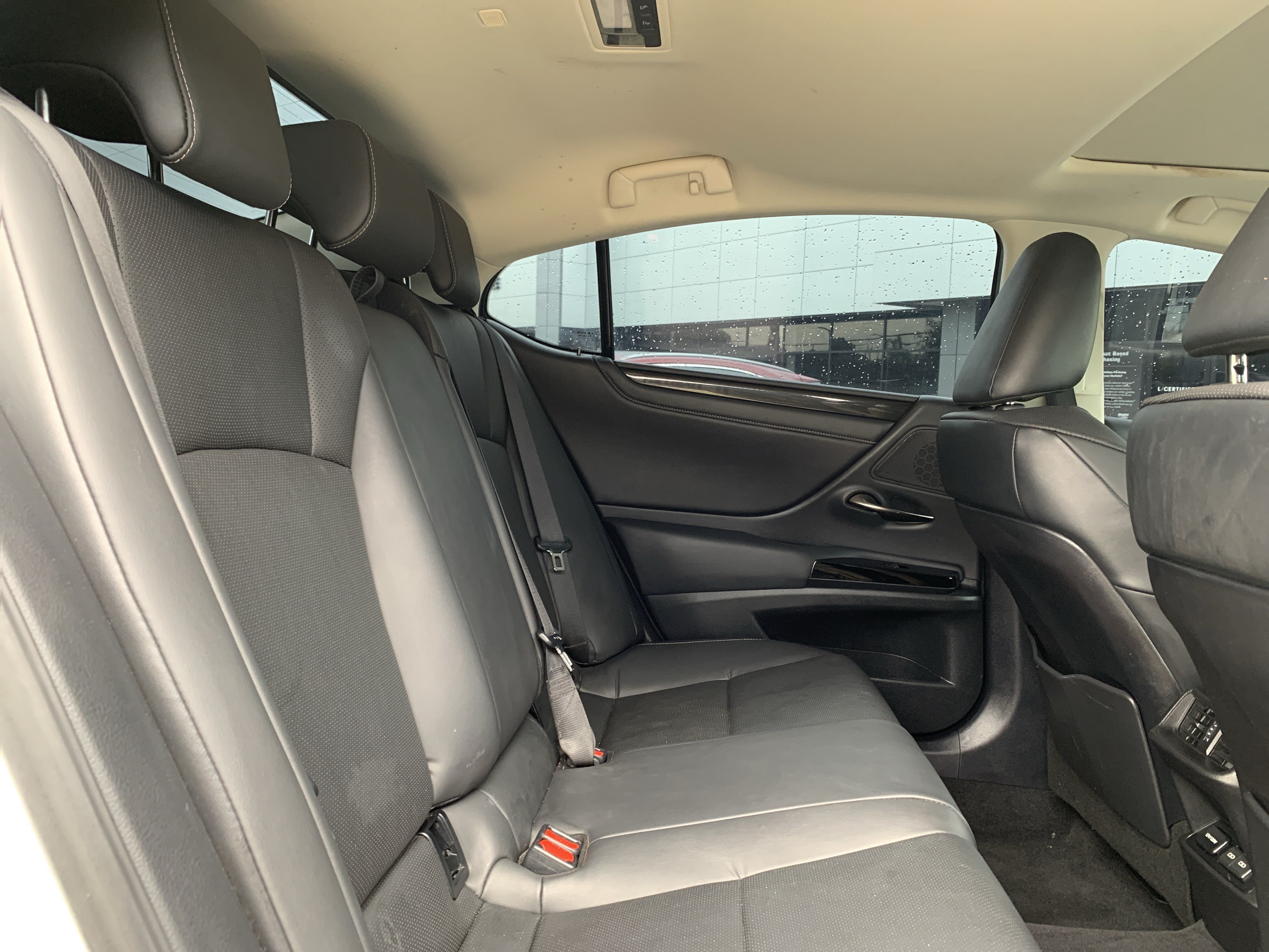 Used 2024 Lexus ES 350 w/ Accessory Package (Z1) FWD image 33