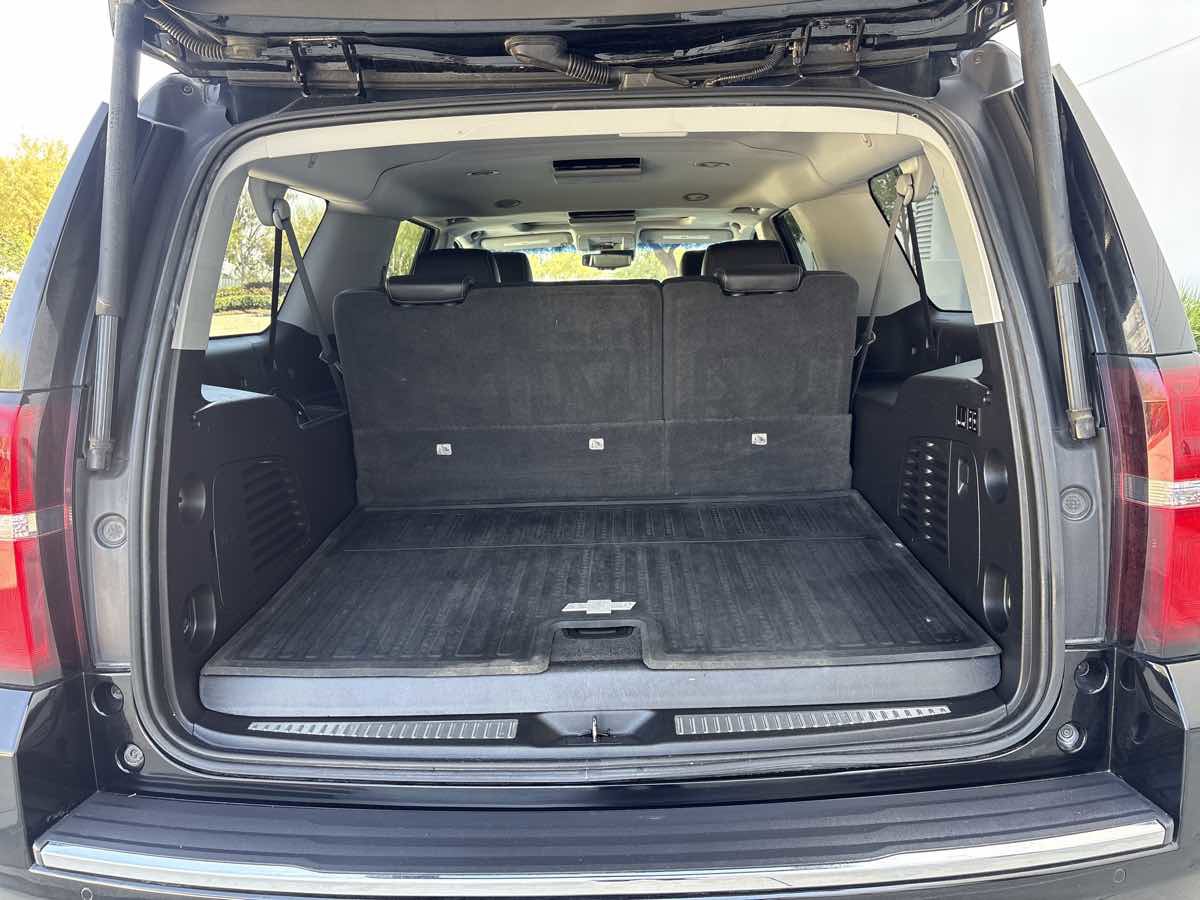 Used 2018 Chevrolet Suburban Premier AWD/4WD image 10