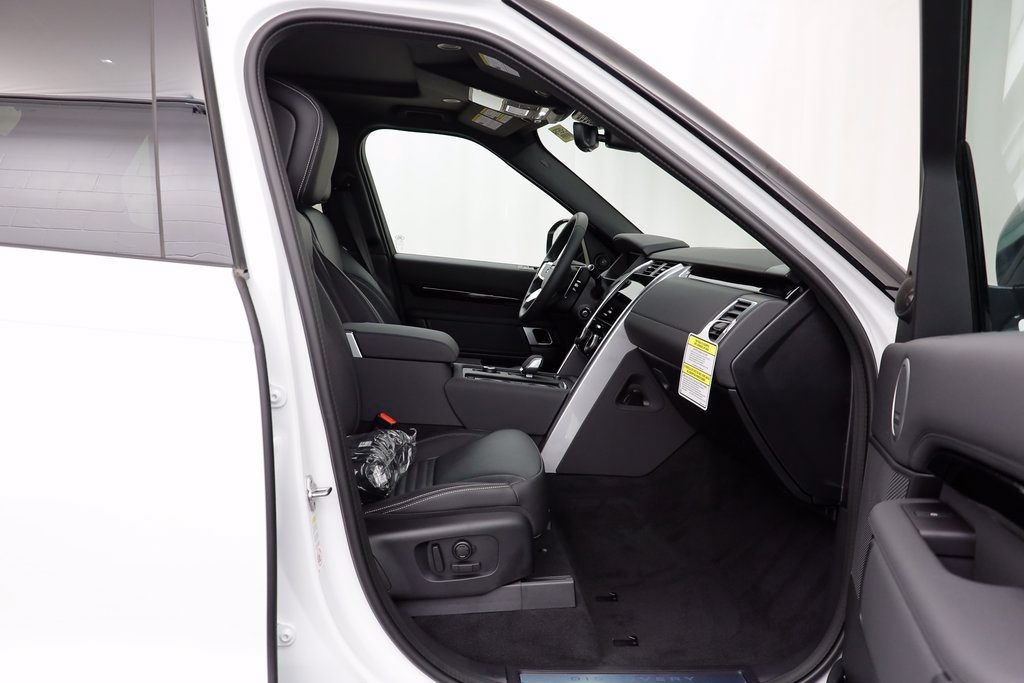 New 2025 Land Rover Discovery S AWD/4WD image 20