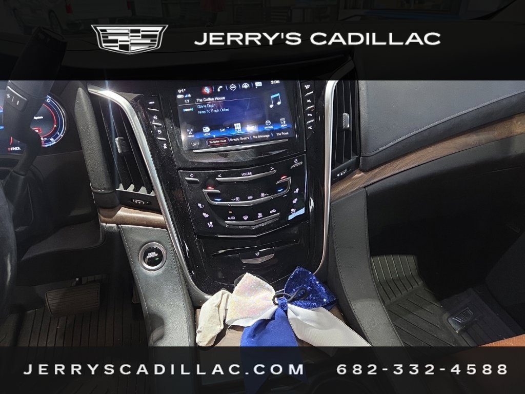 Used 2019 Cadillac Escalade Premium Luxury RWD image 10