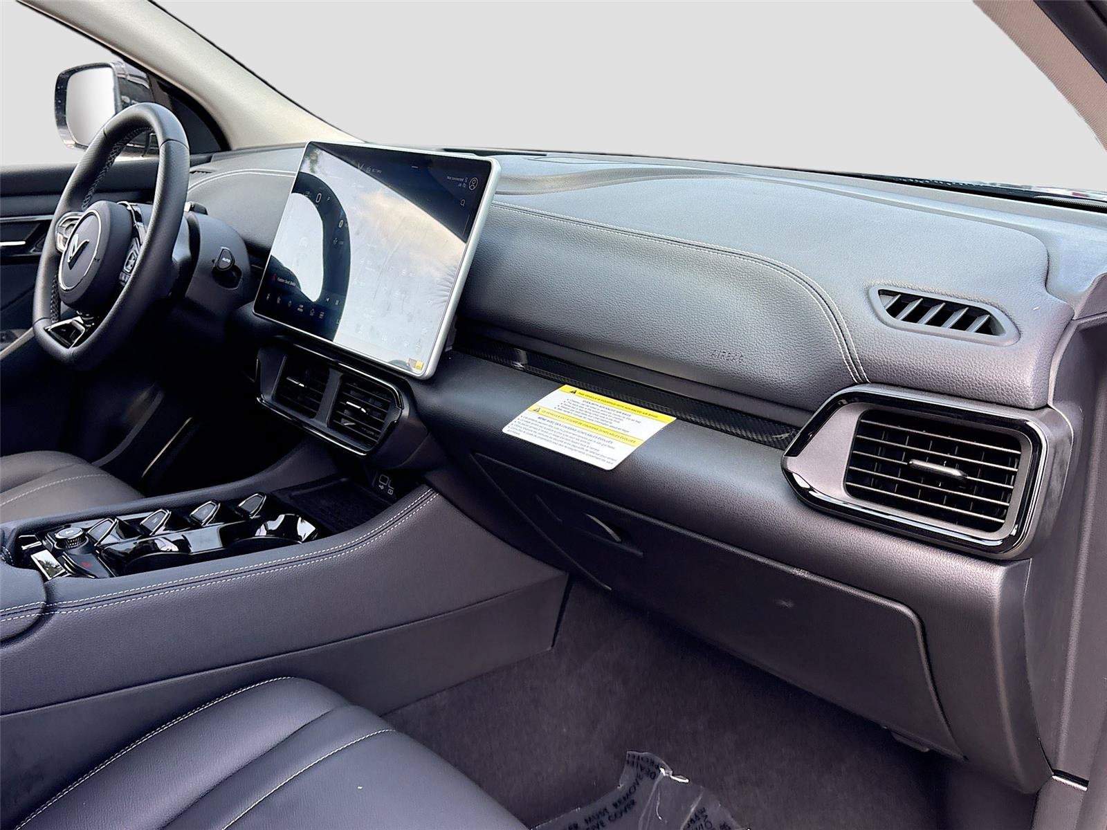 New 2025 VinFast VF 8 Eco AWD/4WD image 28