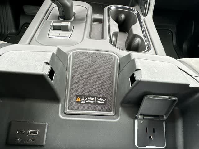 New 2026 GMC Sierra 1500 AT4 w/ AT4 Premium Package AWD/4WD image 34