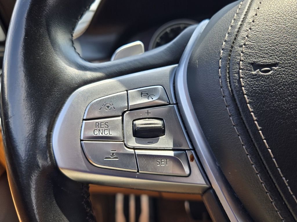 Used 2018 BMW 750i xDrive AWD/4WD image 24