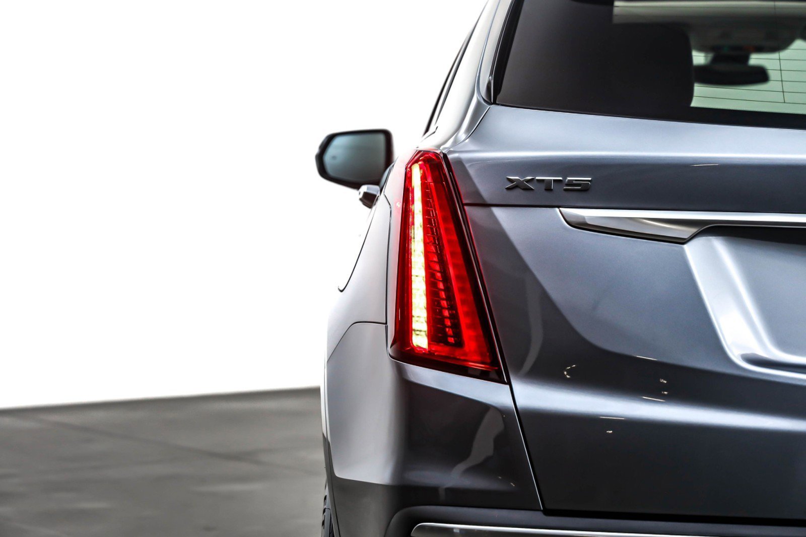 Used 2021 Cadillac XT5 Premium Luxury image 14