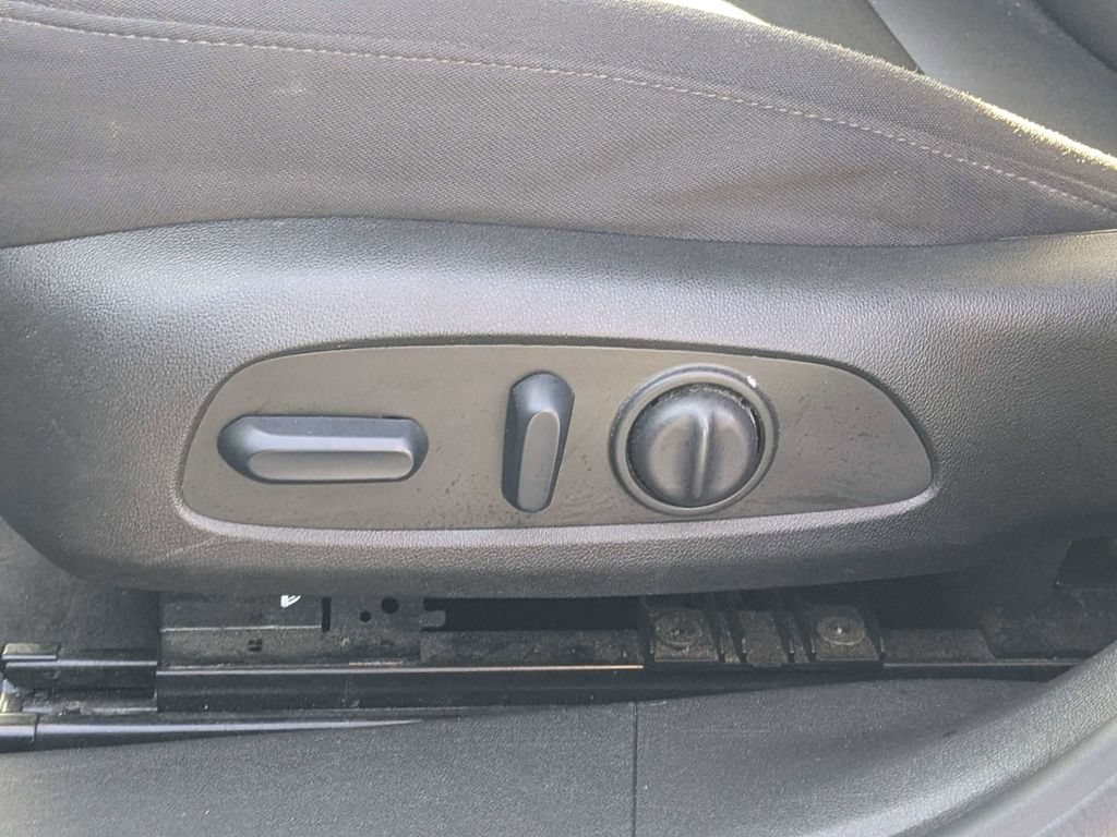 Used 2024 Chevrolet Malibu LT FWD image 17