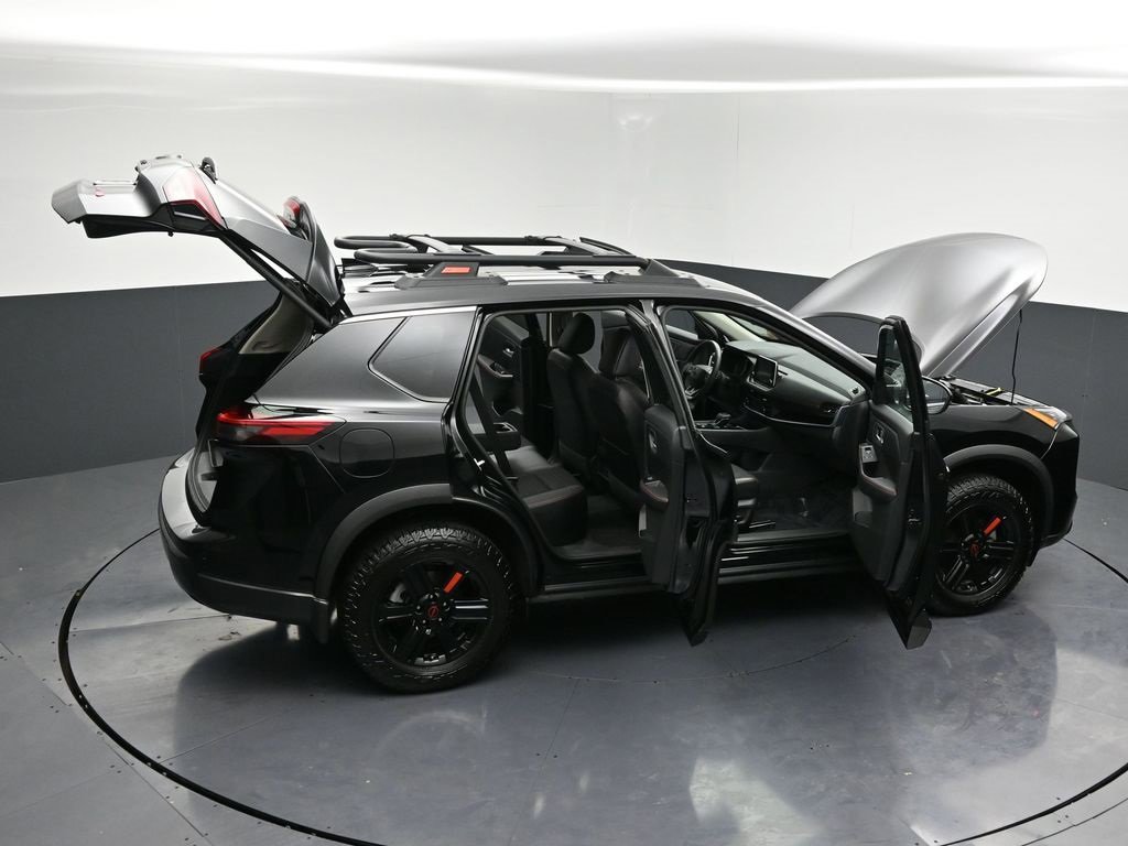Used 2025 Nissan Rogue SV w/ Rock Creek Premium Package image 34
