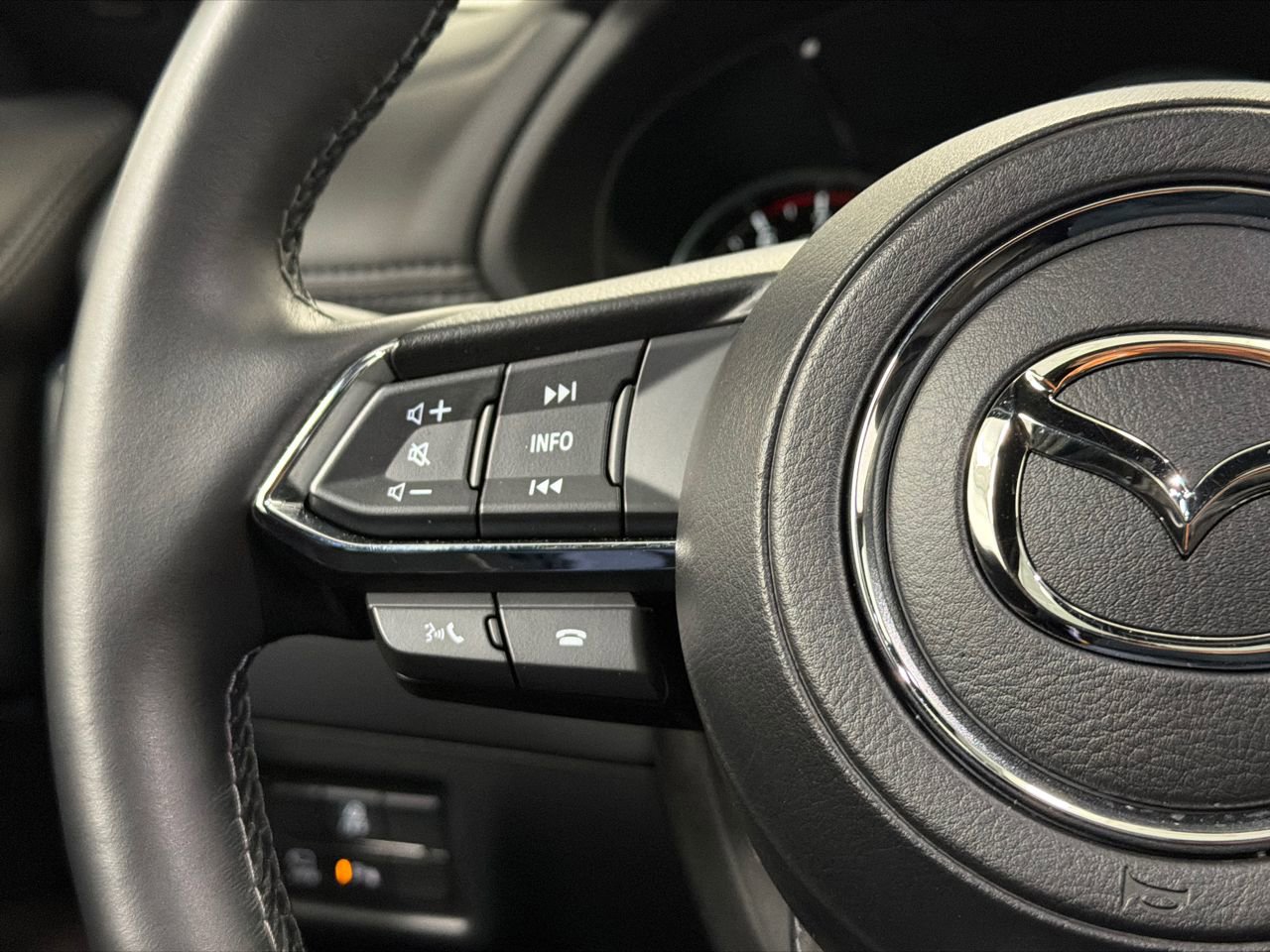 Used 2025 MAZDA CX-5 Signature image 24