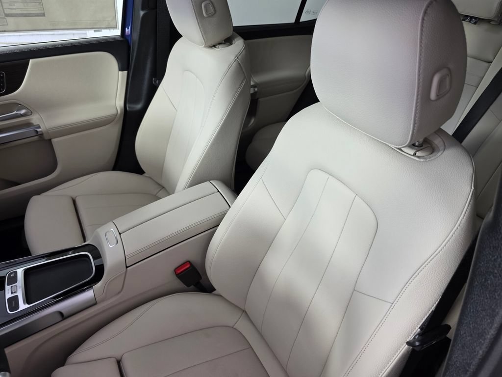 New 2026 Mercedes-Benz GLB 250 image 8