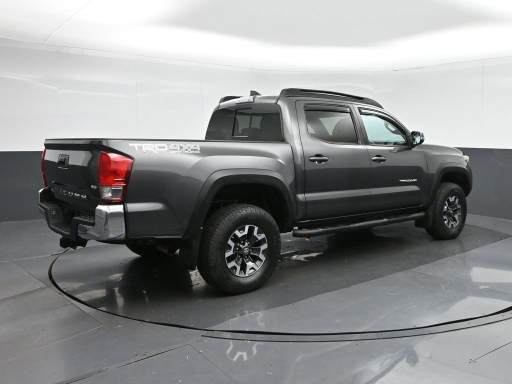 Used 2017 Toyota Tacoma TRD Off-Road image 7