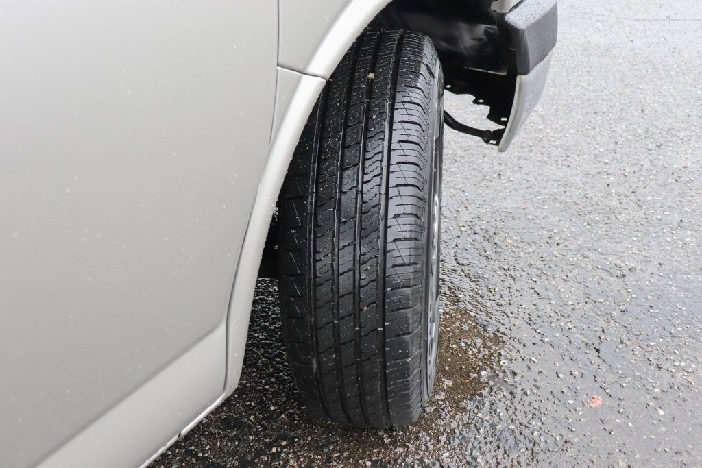 Used 2005 Chevrolet Express 3500 Extended Passenger w/ LS Preferred Equipment Group image 34