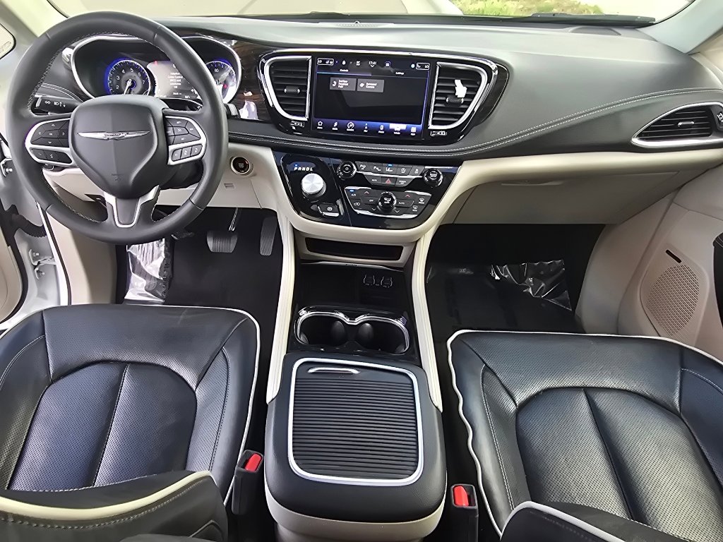 Used 2022 Chrysler Pacifica Limited image 27