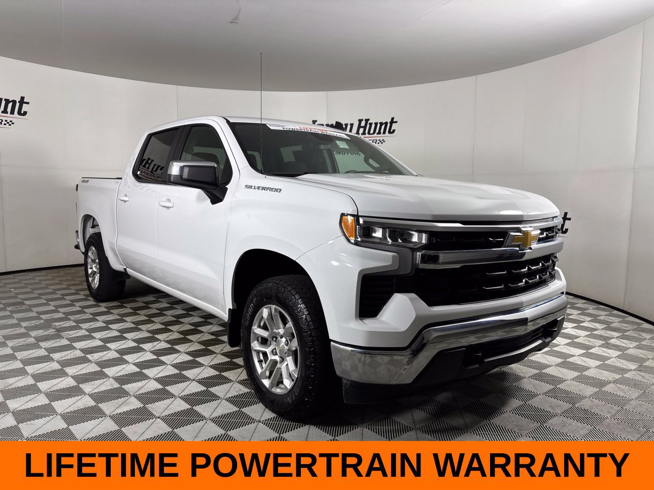 Used 2024 Chevrolet Silverado 1500 LT AWD/4WD image 4