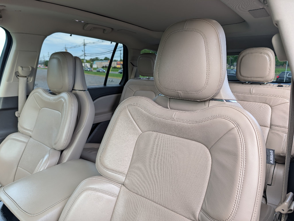 Used 2020 Lincoln Aviator Reserve w/ Equipment Group 202A AWD/4WD image 15