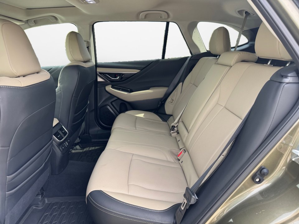 Used 2025 Subaru Outback Limited image 16