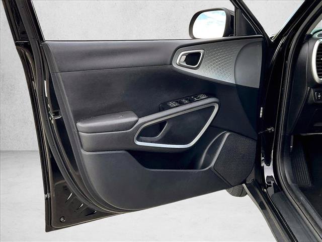 Used 2020 Kia Soul LX FWD image 14