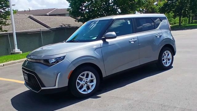Certified 2025 Kia Soul LX w/ LX Technology Package FWD image 7