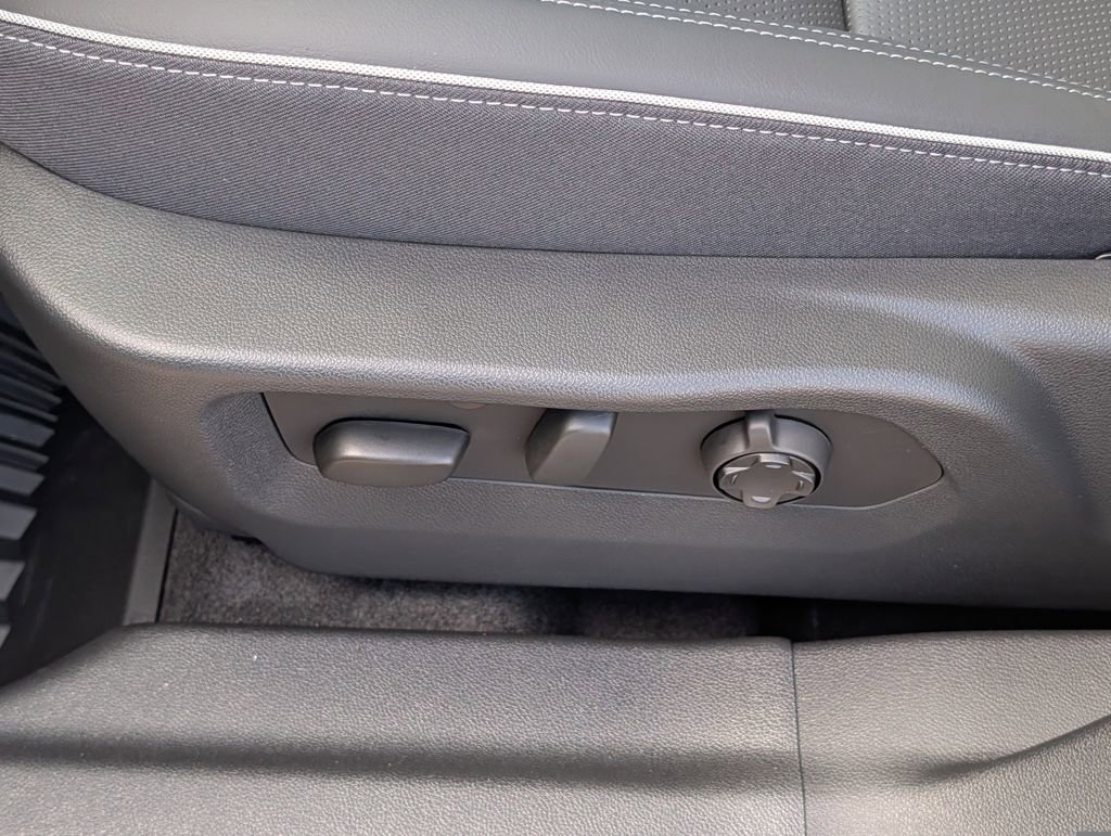 New 2026 Buick Envision Avenir image 9