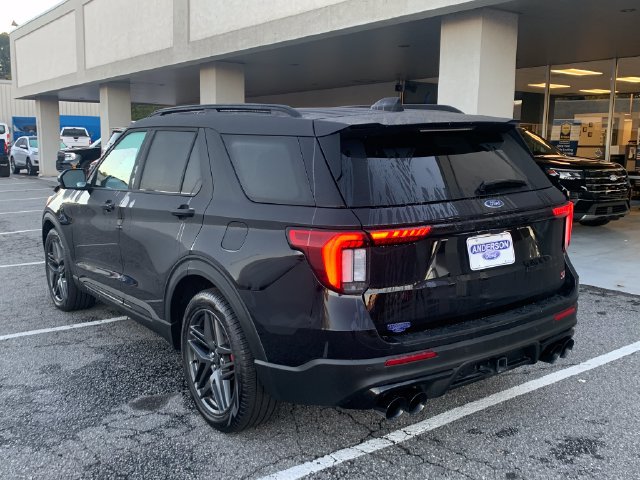 Certified 2025 Ford Explorer ST AWD/4WD image 7