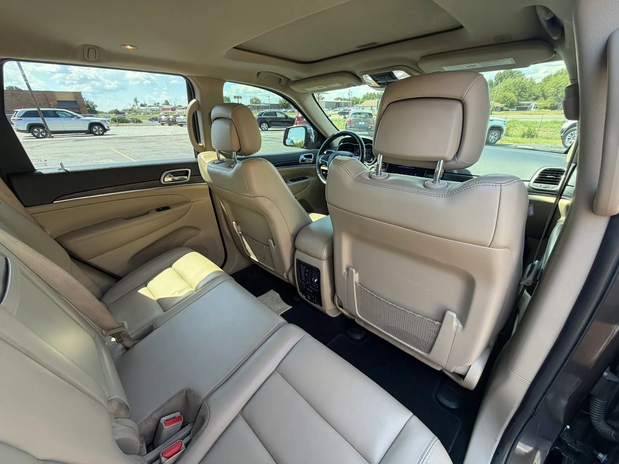 Used 2020 Jeep Grand Cherokee Limited AWD/4WD image 31