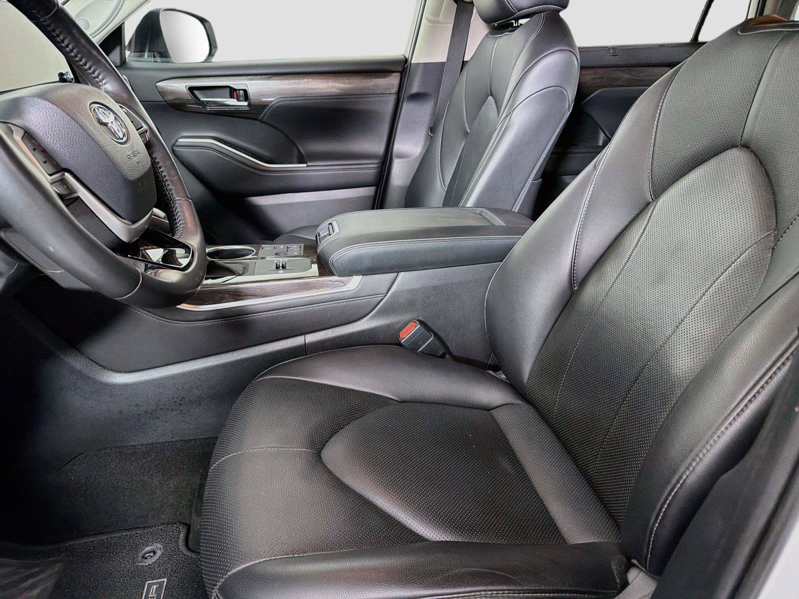 Used 2024 Toyota Highlander Limited FWD image 20