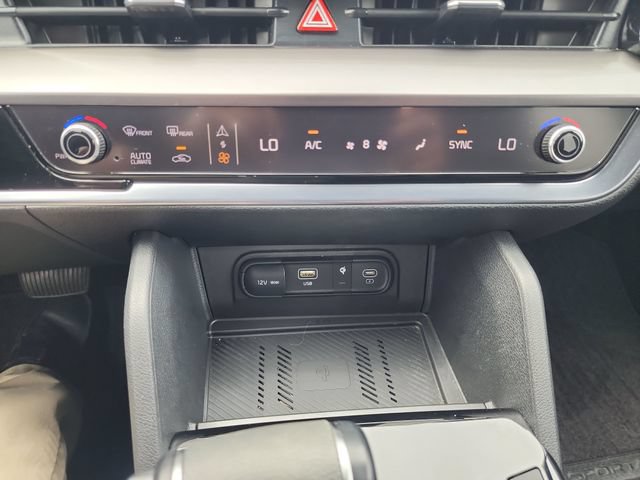 Used 2025 Kia Sportage EX FWD image 18