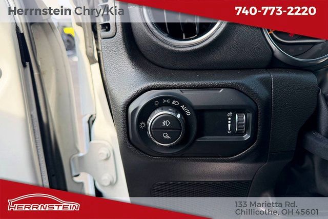 Used 2023 Jeep Gladiator Overland image 14