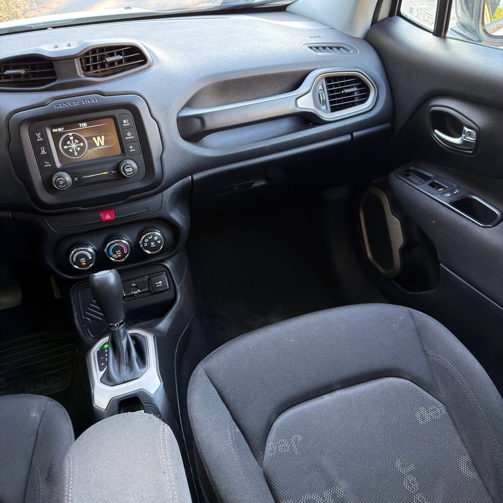 Used 2017 Jeep Renegade Sport w/ Power & Air Group FWD image 23