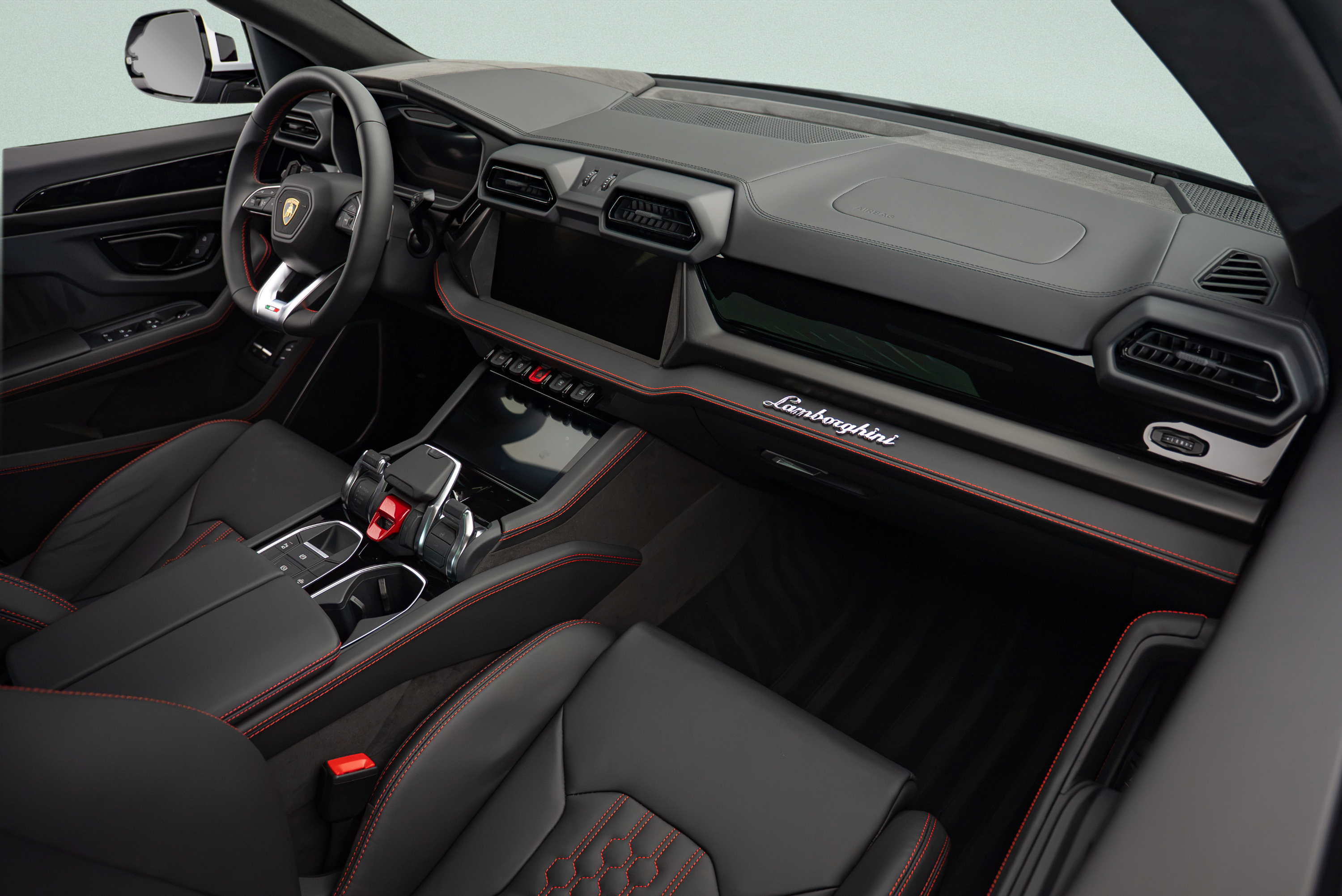 Used 2025 Lamborghini Urus SE AWD/4WD image 8