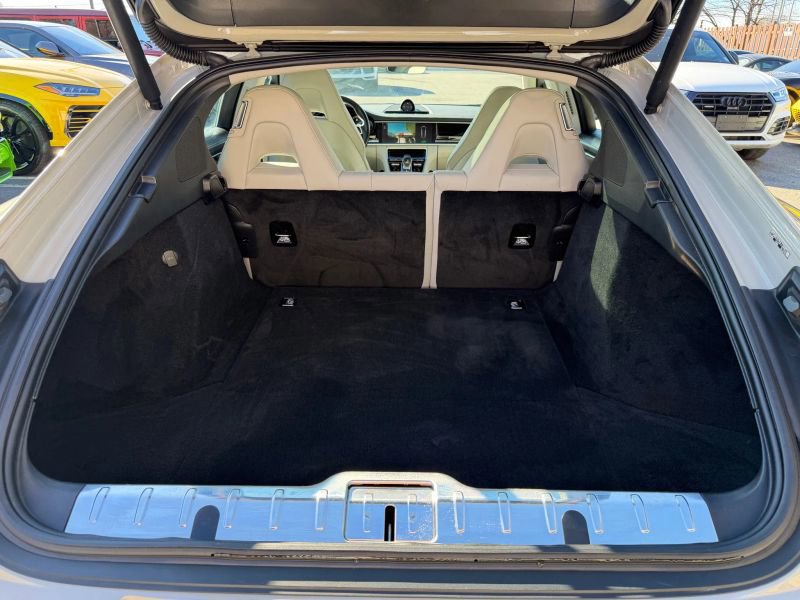 Used 2018 Porsche Panamera 4S image 21