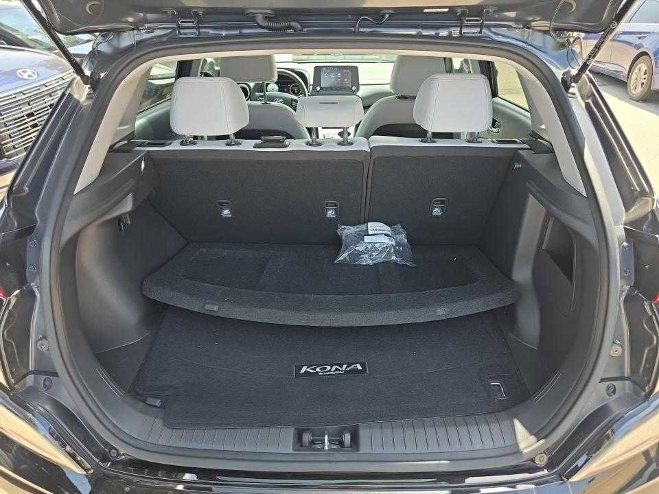 Used 2023 Hyundai Kona SE w/ Cargo Package FWD image 3
