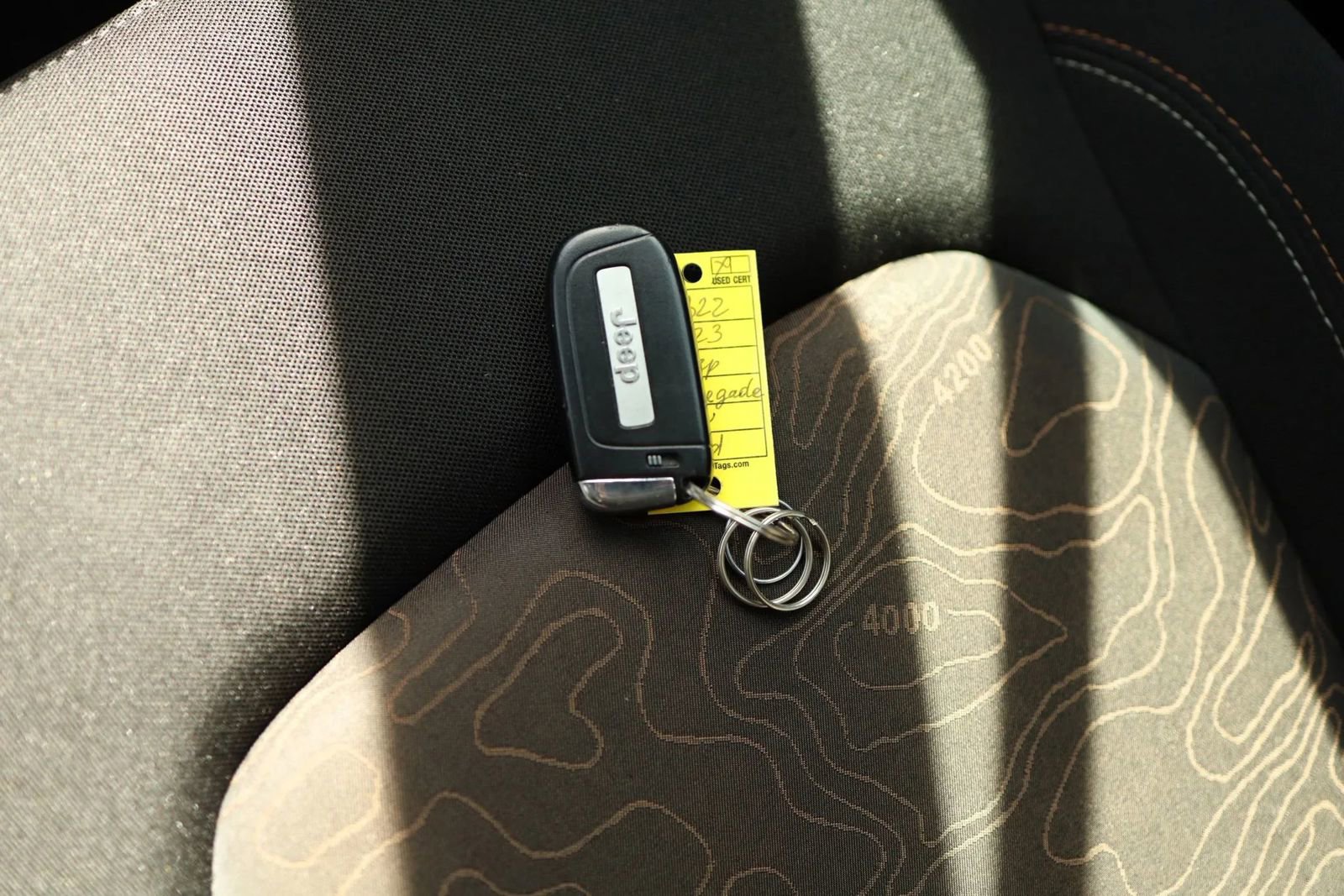 Used 2023 Jeep Renegade Latitude AWD/4WD image 30