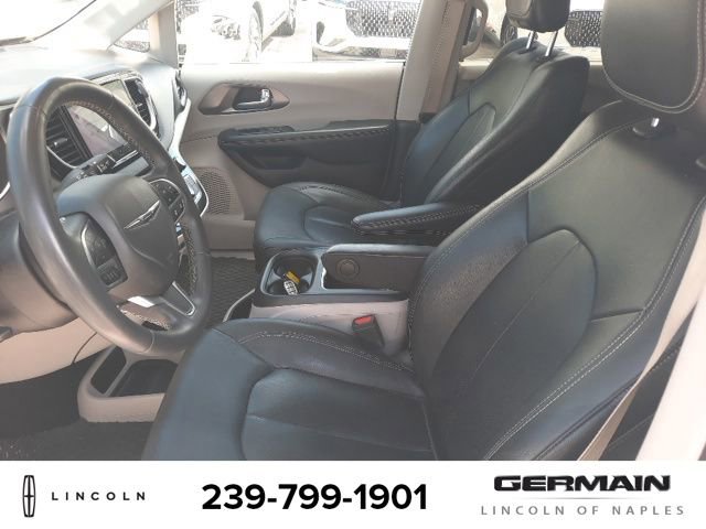 Used 2022 Chrysler Pacifica Touring-L FWD image 12