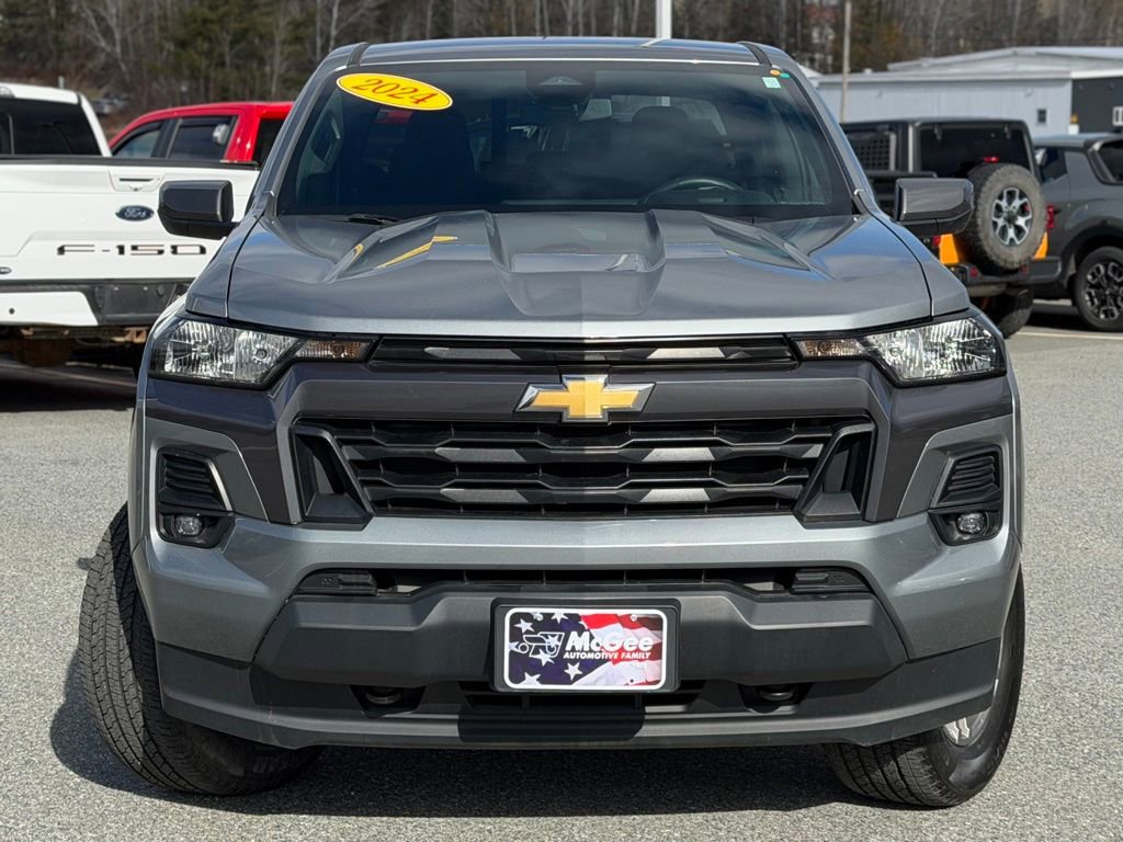 Used 2024 Chevrolet Colorado LT w/ LT Convenience Package image 2