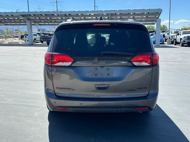 Used 2020 Chrysler Pacifica Limited w/ Advanced Safetytec Group FWD image 22