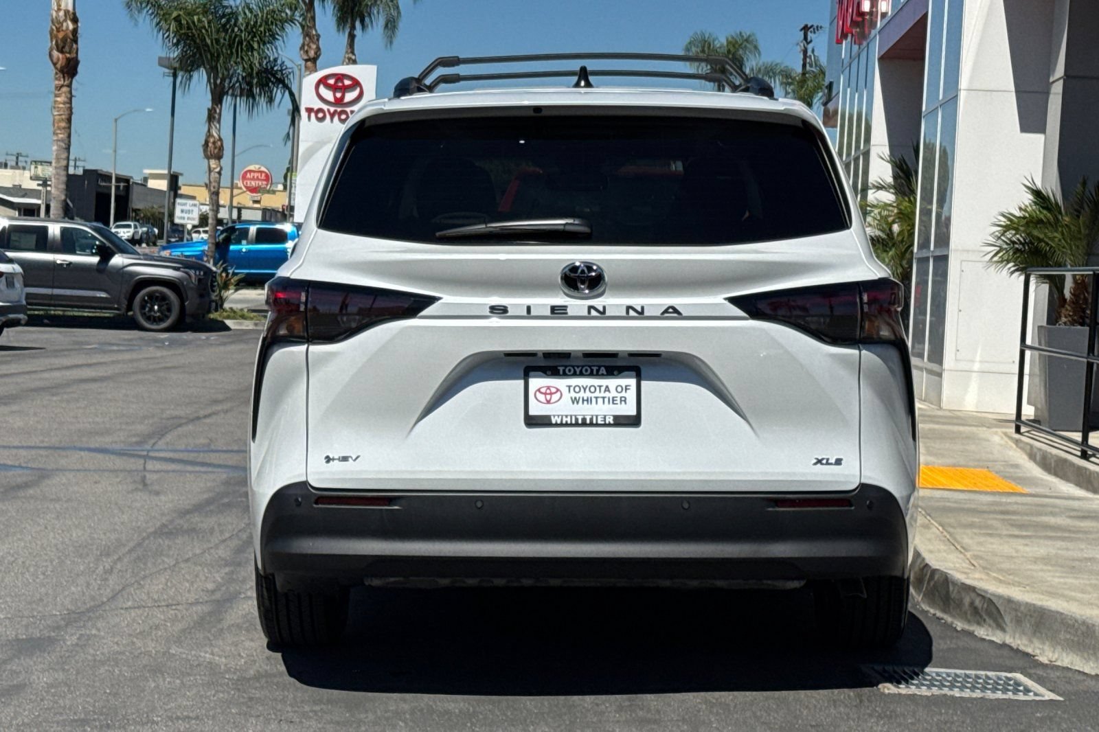 Used 2026 Toyota Sienna XLE FWD image 6