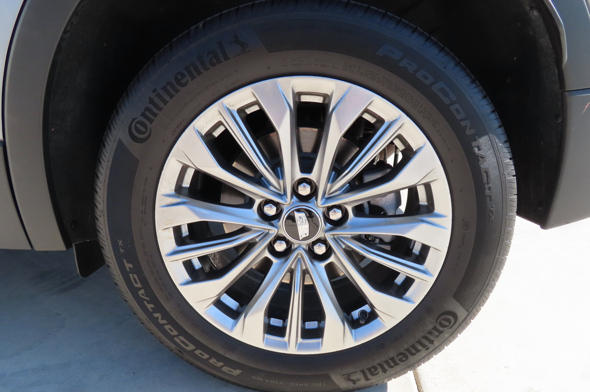 Used 2024 Cadillac XT4 Premium Luxury image 6