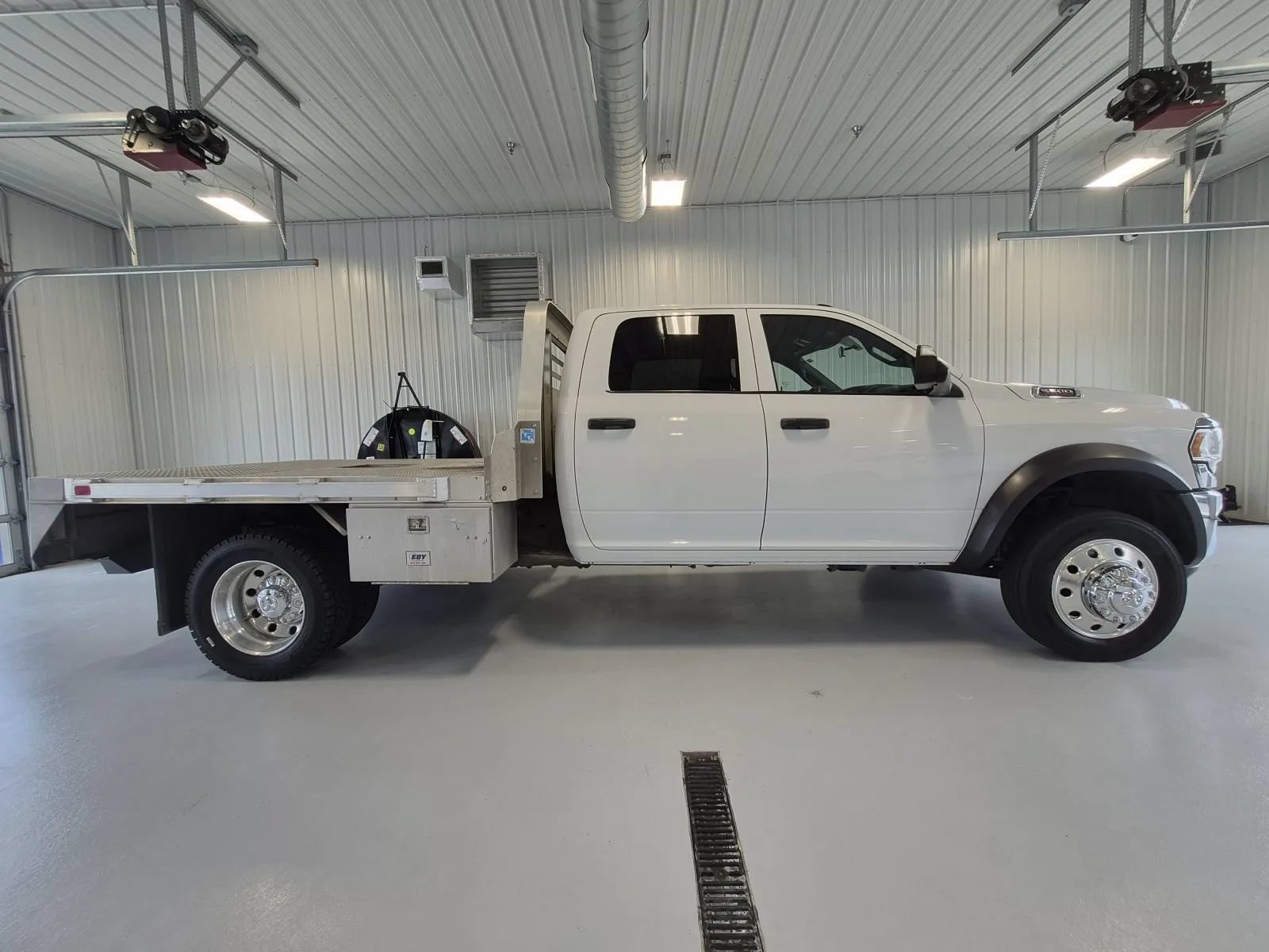 Used 2021 RAM 5500 Tradesman w/ Chrome Appearance Group AWD/4WD image 2