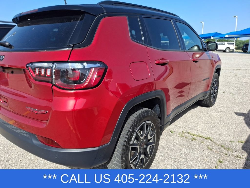 Used 2025 Jeep Compass Trailhawk AWD/4WD image 10