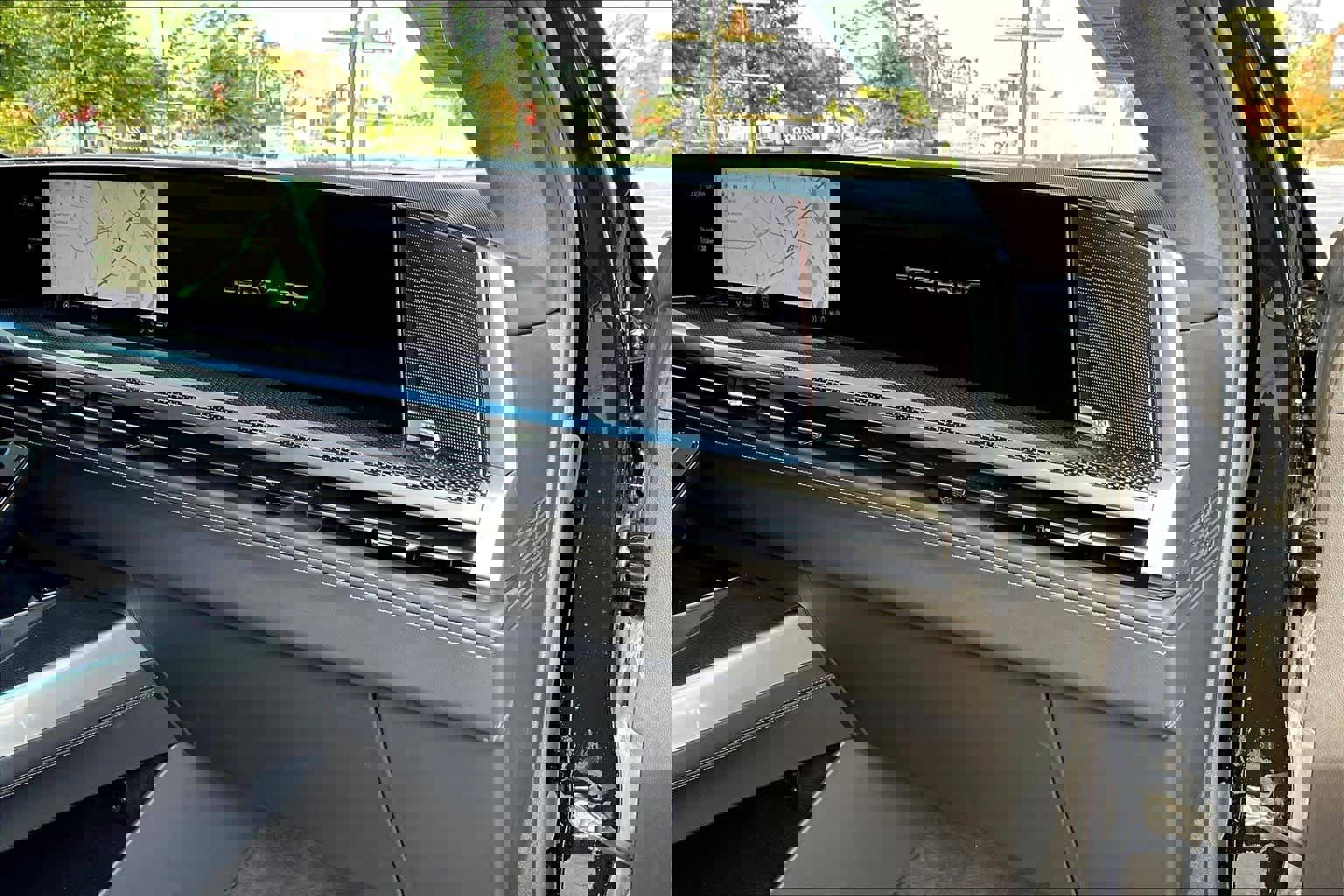 Used 2025 Cadillac Escalade V w/ LPO, ONYX Package image 18