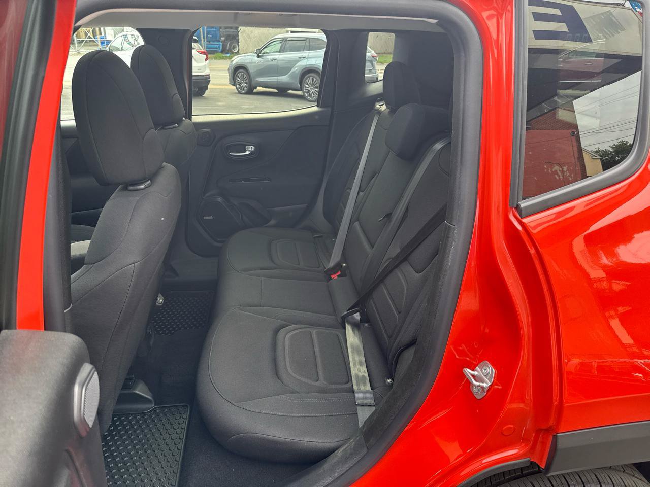 Used 2021 Jeep Renegade Latitude w/ Sun & Sound Group AWD/4WD image 24
