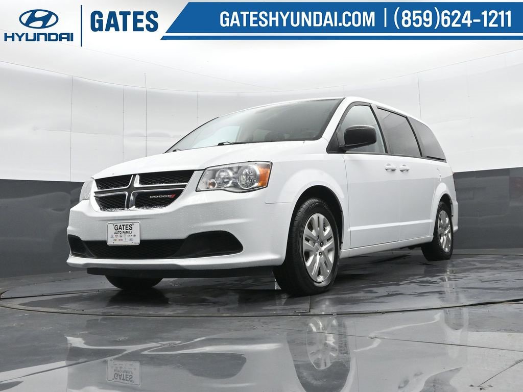 Used 2018 Dodge Grand Caravan SE w/ UConnect Hands-Free Group image 15