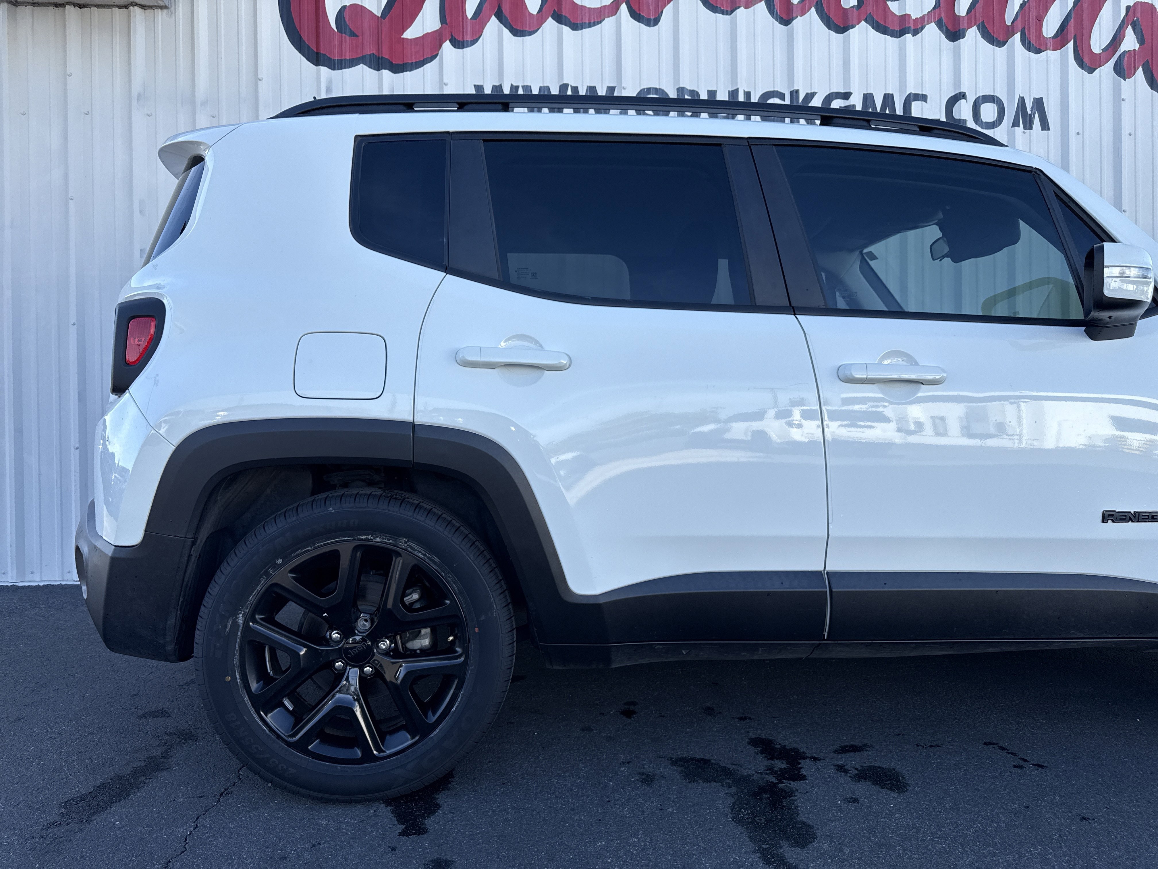 Used 2018 Jeep Renegade Altitude image 33