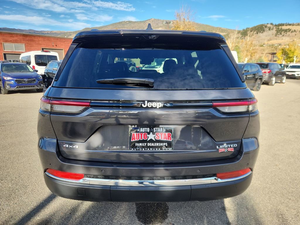 New 2025 Jeep Grand Cherokee Limited w/ Luxury Tech Group II image 4