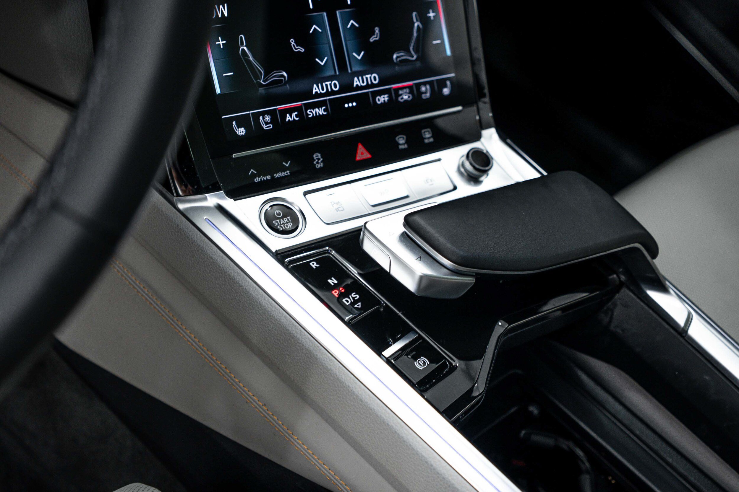 Certified 2024 Audi Q8 e-tron Prestige w/ Prestige Package AWD/4WD image 10